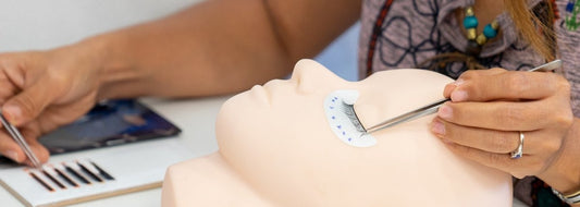 Find Lash Extension Training Courses Near You in Canada | SNOB